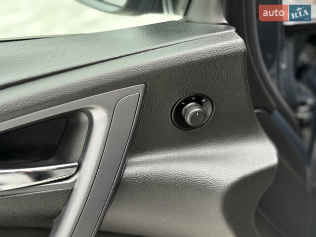 Серый Опель Астра, объемом двигателя 1.7 л и пробегом 263 тыс. км за 6700 $, фото 44 на Automoto.ua