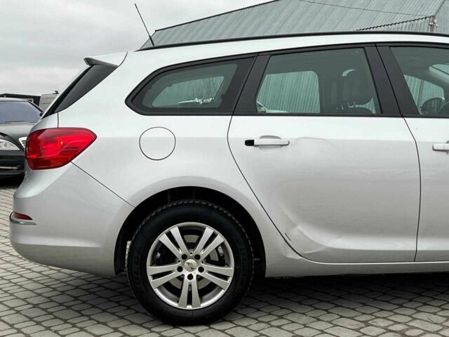 Серый Опель Астра, объемом двигателя 1.7 л и пробегом 330 тыс. км за 5990 $, фото 10 на Automoto.ua