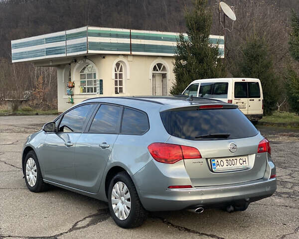 Серый Опель Астра, объемом двигателя 2 л и пробегом 210 тыс. км за 6000 $, фото 4 на Automoto.ua