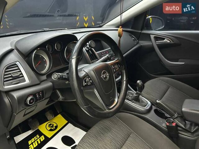 Серый Опель Астра, объемом двигателя 1.69 л и пробегом 275 тыс. км за 6600 $, фото 7 на Automoto.ua