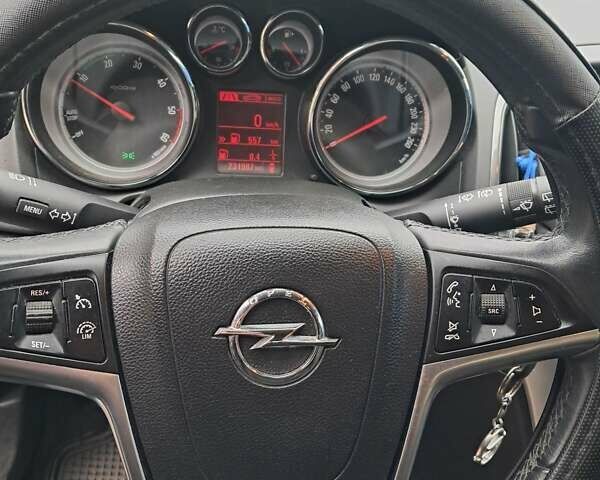 Серый Опель Астра, объемом двигателя 1.7 л и пробегом 232 тыс. км за 8500 $, фото 5 на Automoto.ua