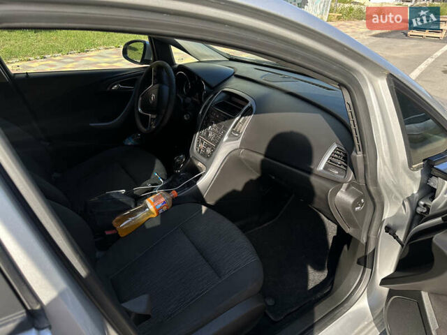 Серый Опель Астра, объемом двигателя 1.69 л и пробегом 212 тыс. км за 7500 $, фото 11 на Automoto.ua