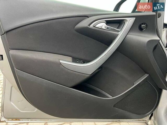 Серый Опель Астра, объемом двигателя 1.7 л и пробегом 330 тыс. км за 4000 $, фото 14 на Automoto.ua