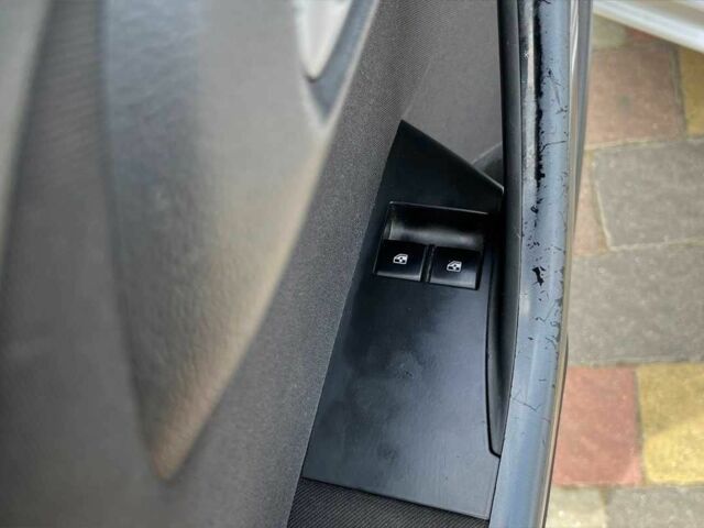 Серый Опель Астра, объемом двигателя 1.7 л и пробегом 197 тыс. км за 7400 $, фото 7 на Automoto.ua