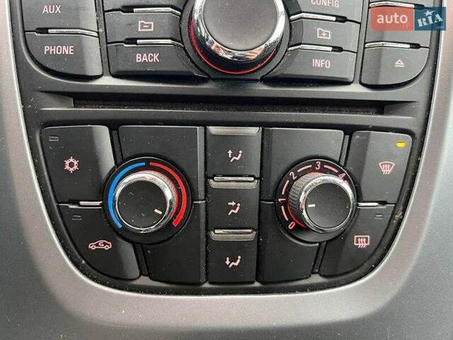 Серый Опель Астра, объемом двигателя 1.7 л и пробегом 330 тыс. км за 4000 $, фото 29 на Automoto.ua