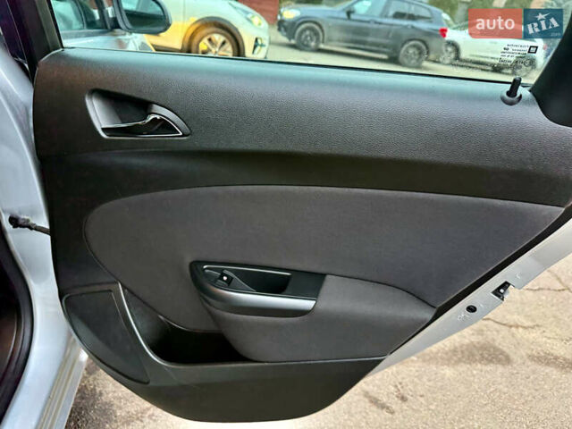 Серый Опель Астра, объемом двигателя 1.6 л и пробегом 204 тыс. км за 7499 $, фото 21 на Automoto.ua