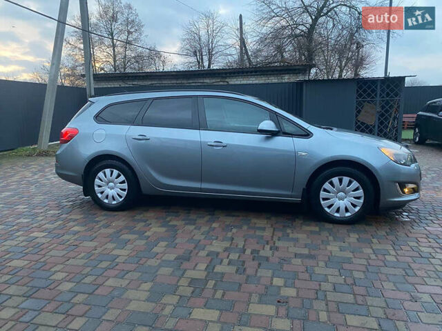 Серый Опель Астра, объемом двигателя 1.7 л и пробегом 320 тыс. км за 6700 $, фото 2 на Automoto.ua