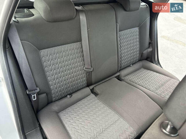 Серый Опель Астра, объемом двигателя 1.7 л и пробегом 264 тыс. км за 7200 $, фото 37 на Automoto.ua