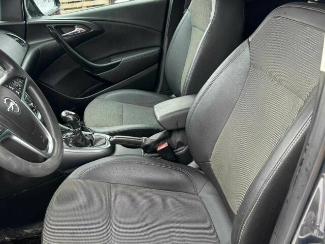 Серый Опель Астра, объемом двигателя 1.7 л и пробегом 290 тыс. км за 7200 $, фото 5 на Automoto.ua