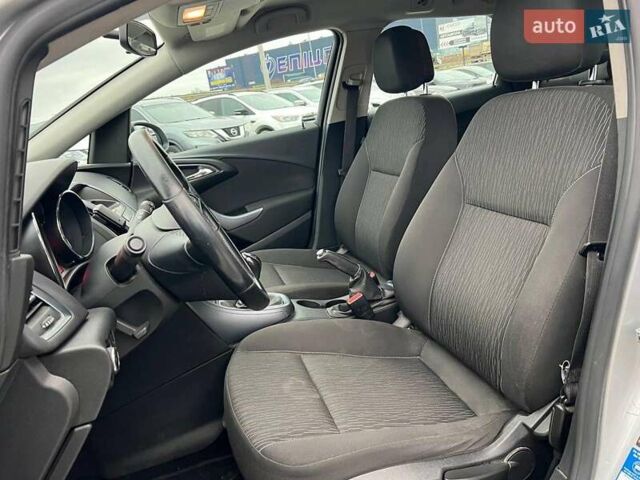 Серый Опель Астра, объемом двигателя 1.7 л и пробегом 330 тыс. км за 4000 $, фото 17 на Automoto.ua