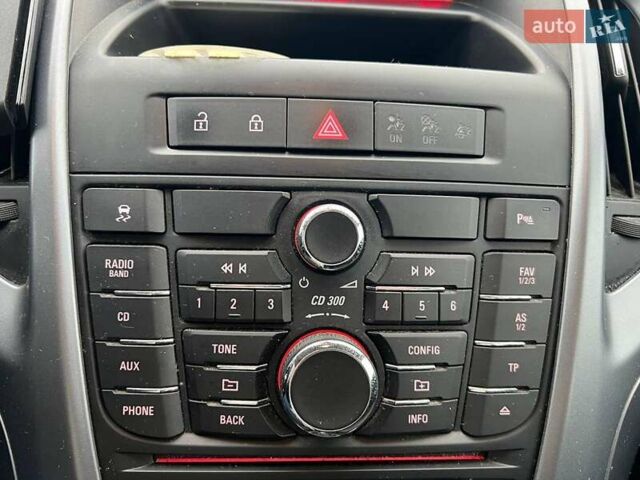 Серый Опель Астра, объемом двигателя 1.7 л и пробегом 330 тыс. км за 4000 $, фото 28 на Automoto.ua