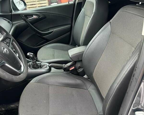 Серый Опель Астра, объемом двигателя 1.69 л и пробегом 290 тыс. км за 7200 $, фото 5 на Automoto.ua