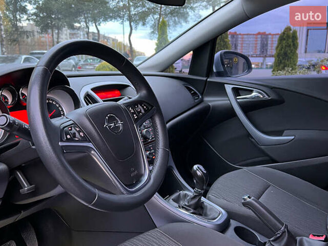 Серый Опель Астра, объемом двигателя 1.69 л и пробегом 270 тыс. км за 8500 $, фото 9 на Automoto.ua