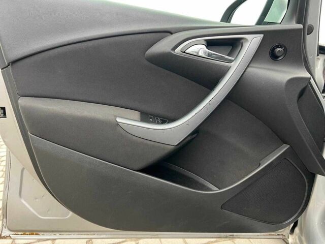 Серый Опель Астра, объемом двигателя 1.7 л и пробегом 330 тыс. км за 5990 $, фото 14 на Automoto.ua