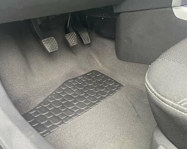 Серый Опель Астра, объемом двигателя 1.6 л и пробегом 235 тыс. км за 6299 $, фото 18 на Automoto.ua