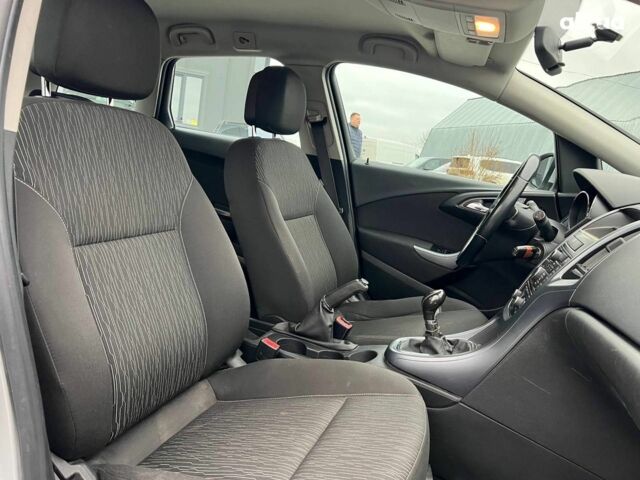 Сірий Опель Астра, об'ємом двигуна 1.7 л та пробігом 330 тис. км за 4000 $, фото 37 на Automoto.ua