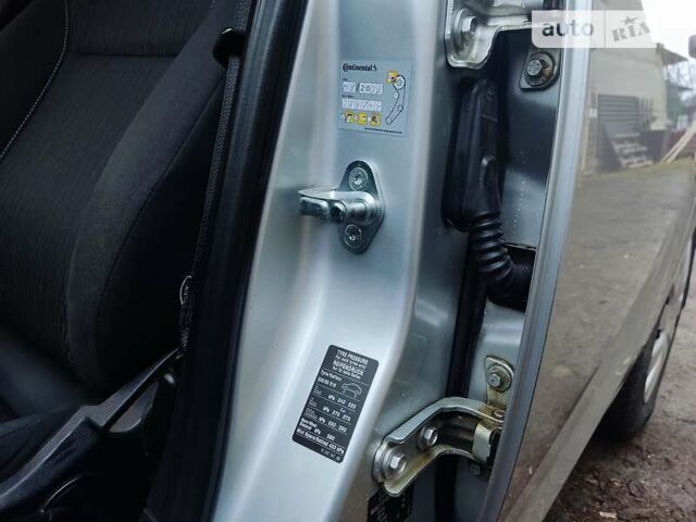 Сірий Опель Астра, об'ємом двигуна 1.7 л та пробігом 294 тис. км за 8100 $, фото 21 на Automoto.ua