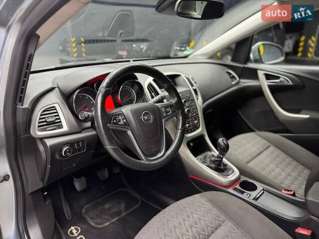 Сірий Опель Астра, об'ємом двигуна 1.7 л та пробігом 208 тис. км за 8800 $, фото 8 на Automoto.ua