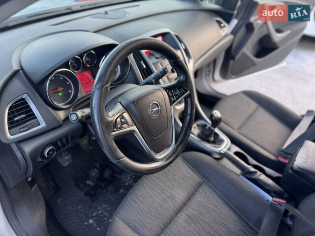Серый Опель Астра, объемом двигателя 1.7 л и пробегом 313 тыс. км за 5500 $, фото 27 на Automoto.ua