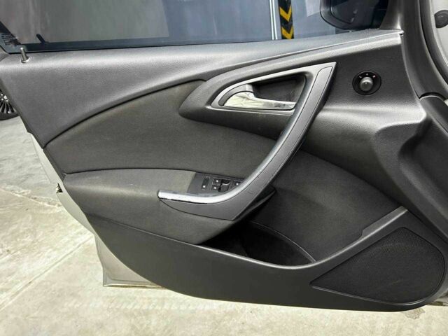 Сірий Опель Астра, об'ємом двигуна 1.7 л та пробігом 275 тис. км за 6600 $, фото 11 на Automoto.ua