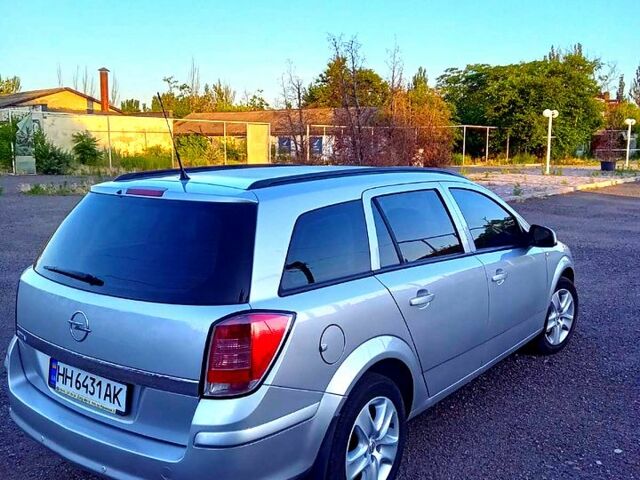 Сірий Опель Астра, об'ємом двигуна 1.6 л та пробігом 0 тис. км за 7000 $, фото 1 на Automoto.ua