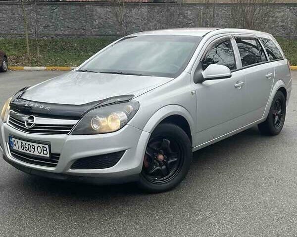 Серый Опель Астра, объемом двигателя 1.6 л и пробегом 235 тыс. км за 6299 $, фото 1 на Automoto.ua