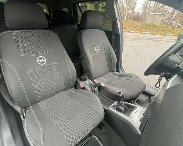 Серый Опель Астра, объемом двигателя 1.6 л и пробегом 235 тыс. км за 6299 $, фото 27 на Automoto.ua