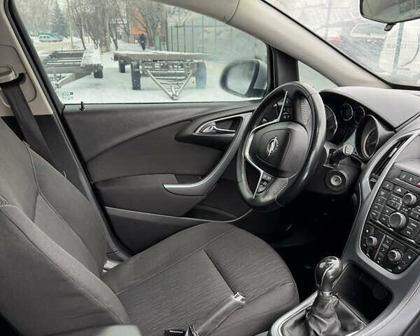 Серый Опель Астра, объемом двигателя 1.69 л и пробегом 325 тыс. км за 6999 $, фото 13 на Automoto.ua