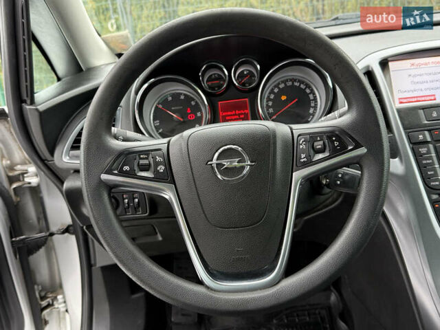 Серый Опель Астра, объемом двигателя 1.69 л и пробегом 260 тыс. км за 6600 $, фото 43 на Automoto.ua