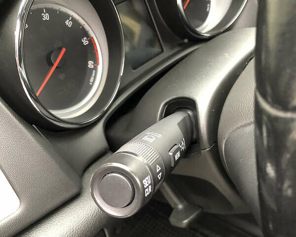 Серый Опель Астра, объемом двигателя 1.69 л и пробегом 198 тыс. км за 8299 $, фото 16 на Automoto.ua