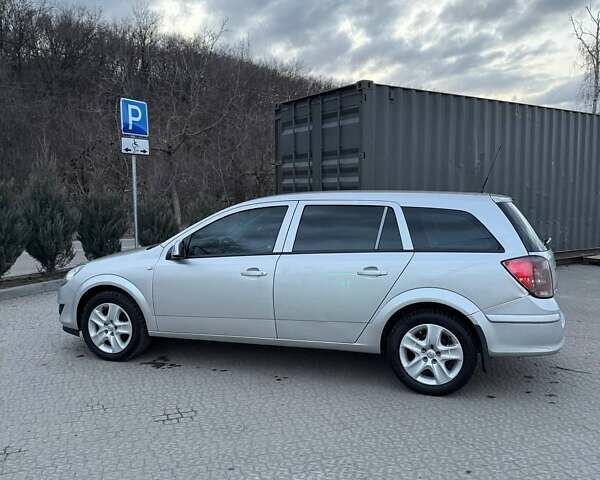 Сірий Опель Астра, об'ємом двигуна 1.6 л та пробігом 275 тис. км за 5600 $, фото 2 на Automoto.ua