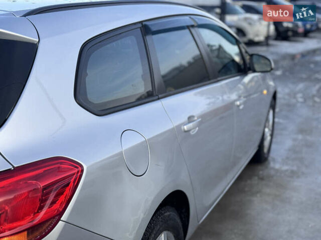 Серый Опель Астра, объемом двигателя 1.7 л и пробегом 313 тыс. км за 5500 $, фото 16 на Automoto.ua