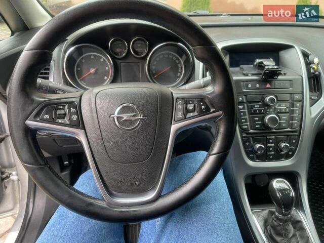 Серый Опель Астра, объемом двигателя 1.7 л и пробегом 307 тыс. км за 6499 $, фото 12 на Automoto.ua