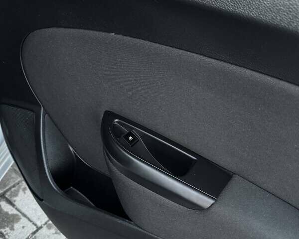 Серый Опель Астра, объемом двигателя 1.7 л и пробегом 165 тыс. км за 7999 $, фото 27 на Automoto.ua