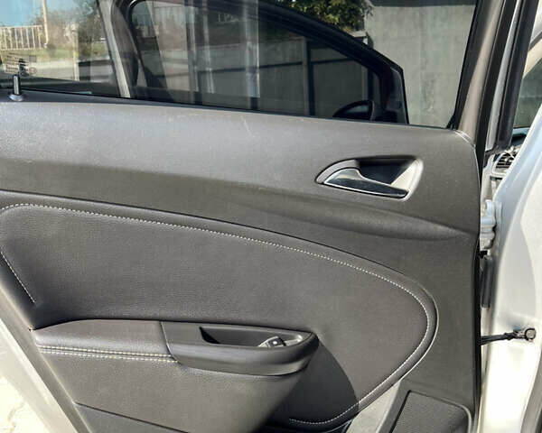 Серый Опель Астра, объемом двигателя 1.7 л и пробегом 259 тыс. км за 6800 $, фото 13 на Automoto.ua