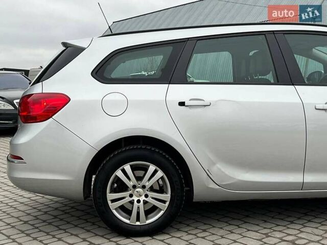 Серый Опель Астра, объемом двигателя 1.7 л и пробегом 330 тыс. км за 4000 $, фото 8 на Automoto.ua