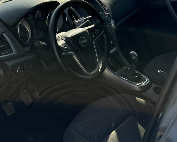 Сірий Опель Астра, об'ємом двигуна 1.7 л та пробігом 256 тис. км за 7000 $, фото 25 на Automoto.ua