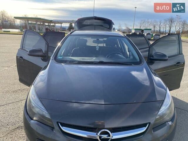 Серый Опель Астра, объемом двигателя 1.7 л и пробегом 250 тыс. км за 7100 $, фото 7 на Automoto.ua