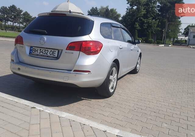 Серый Опель Астра, объемом двигателя 1.6 л и пробегом 260 тыс. км за 7500 $, фото 2 на Automoto.ua