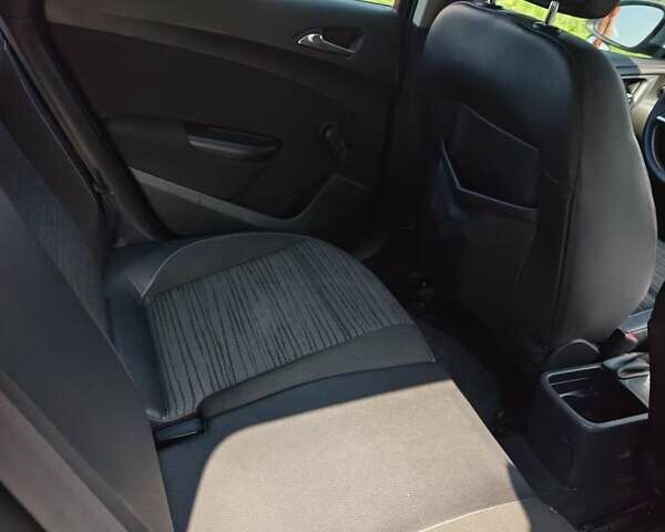 Серый Опель Астра, объемом двигателя 1.96 л и пробегом 307 тыс. км за 7300 $, фото 18 на Automoto.ua