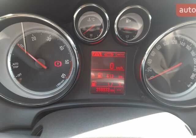 Серый Опель Астра, объемом двигателя 1.6 л и пробегом 260 тыс. км за 7500 $, фото 4 на Automoto.ua