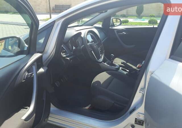 Серый Опель Астра, объемом двигателя 1.6 л и пробегом 260 тыс. км за 7500 $, фото 9 на Automoto.ua