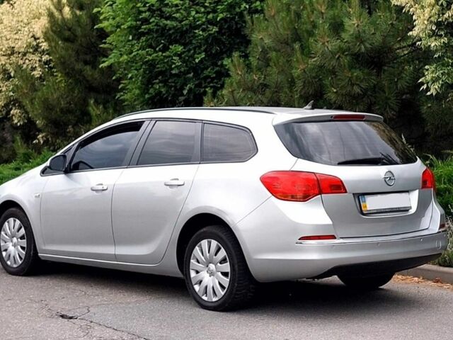 Серый Опель Астра, объемом двигателя 1.7 л и пробегом 246 тыс. км за 7300 $, фото 3 на Automoto.ua