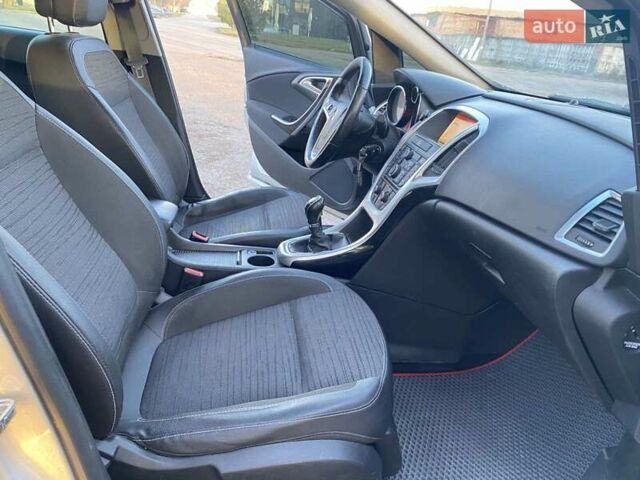 Серый Опель Астра, объемом двигателя 1.6 л и пробегом 300 тыс. км за 7700 $, фото 12 на Automoto.ua