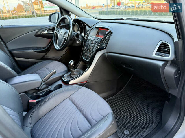 Серый Опель Астра, объемом двигателя 1.6 л и пробегом 290 тыс. км за 7700 $, фото 11 на Automoto.ua