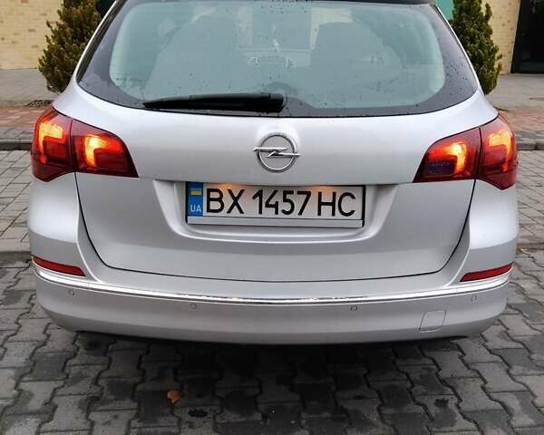 Серый Опель Астра, объемом двигателя 1.7 л и пробегом 230 тыс. км за 7900 $, фото 7 на Automoto.ua