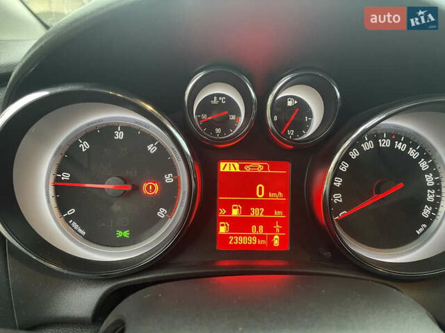 Серый Опель Астра, объемом двигателя 1.69 л и пробегом 239 тыс. км за 5700 $, фото 23 на Automoto.ua