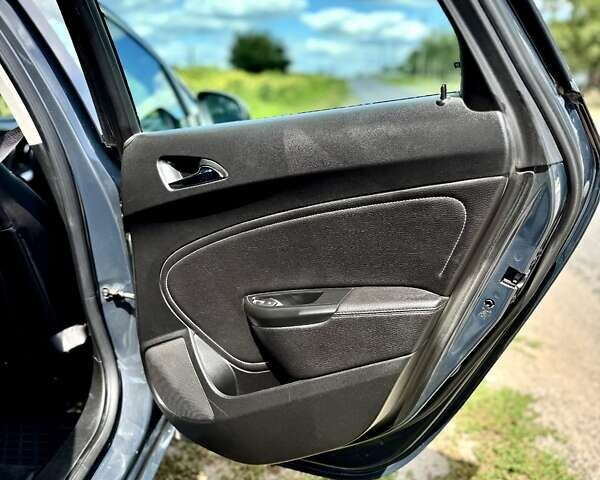 Серый Опель Астра, объемом двигателя 2 л и пробегом 246 тыс. км за 8500 $, фото 12 на Automoto.ua