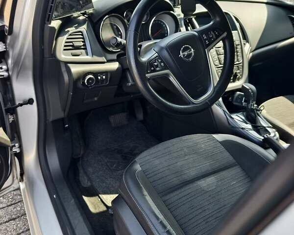 Серый Опель Астра, объемом двигателя 1.96 л и пробегом 307 тыс. км за 7300 $, фото 23 на Automoto.ua