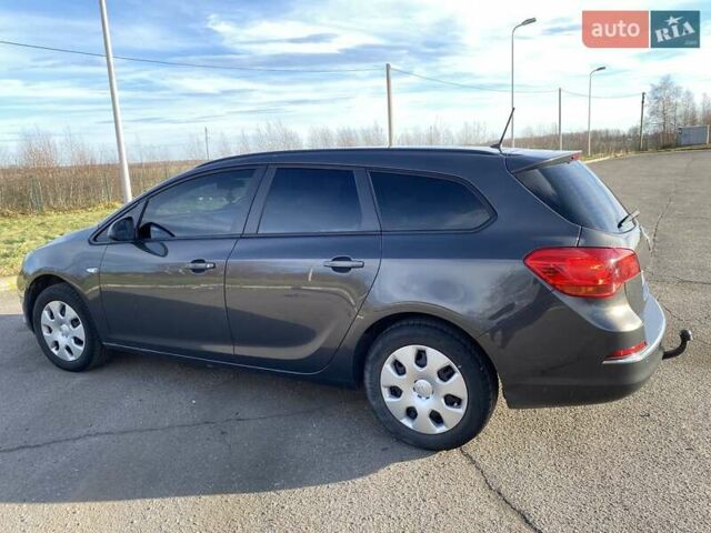 Серый Опель Астра, объемом двигателя 1.7 л и пробегом 250 тыс. км за 7100 $, фото 2 на Automoto.ua